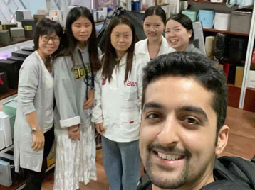 Un placer conocer a John de Estados Unidos.